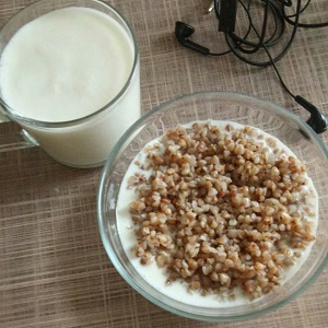 Why buckwheat with kefir is useful for losing weight in the morning and how to cook it correctly