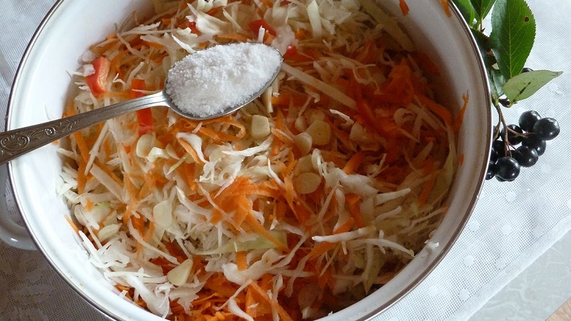 Correcting shortcomings in the preparation: how to remove bitterness from sauerkraut and why it appears