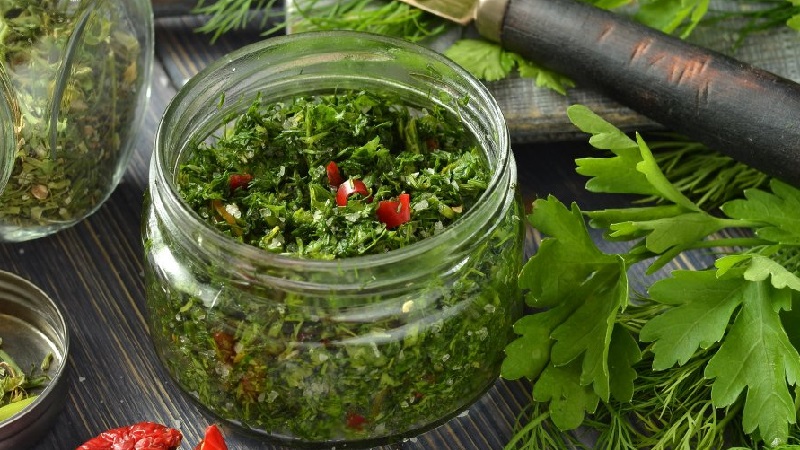 Best recommendations on how to prepare parsley for the winter and preserve the flavor