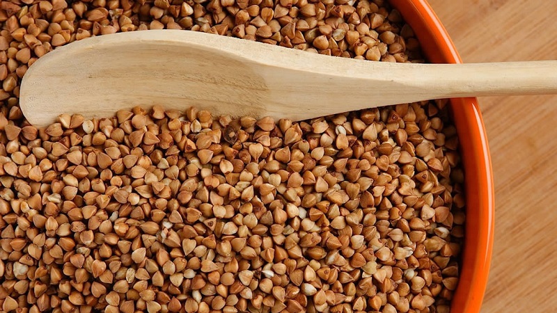 Quais vitaminas e minerais estão contidos no trigo sarraceno