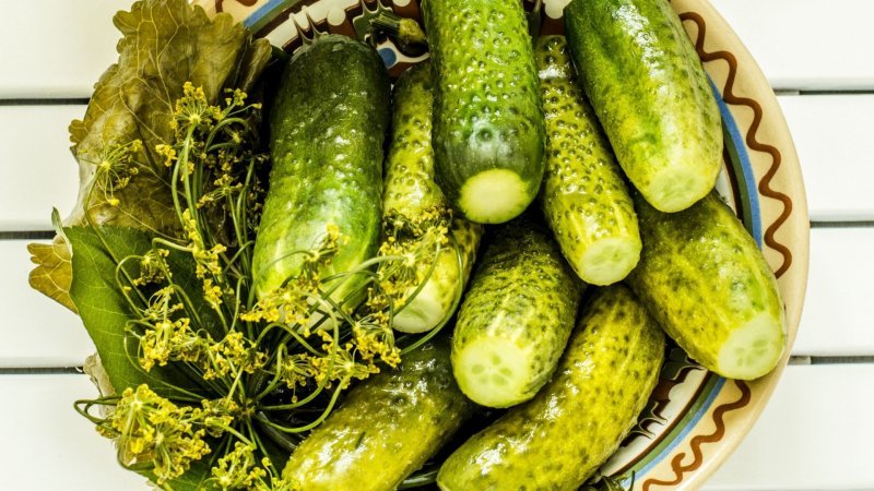 Delicious crispy lightly salted cucumbers for the winter: recipes without sterilization for 1 liter