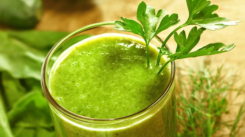 Useful properties of parsley broth and how to cook it correctly