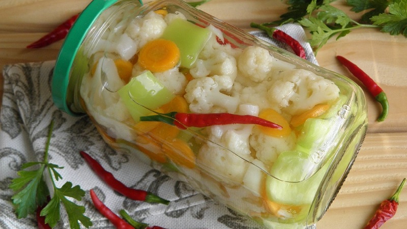Step-by-step instructions on how to properly pickle cabbage with hot peppers: recipe variations