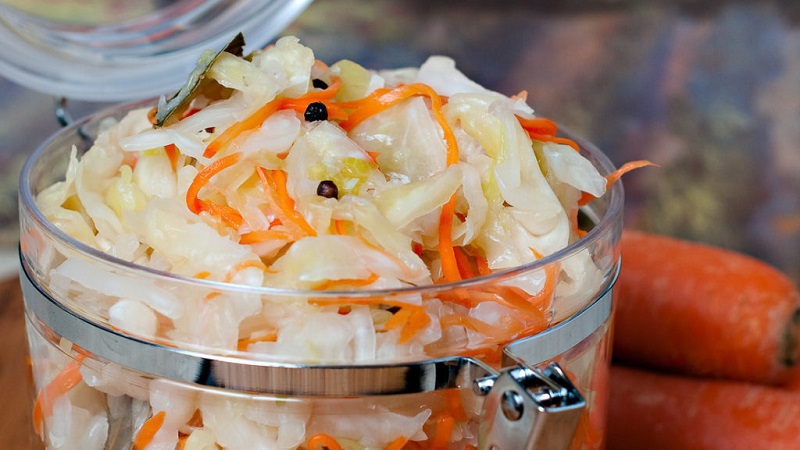 Simple but delicious sauerkraut recipes without vinegar
