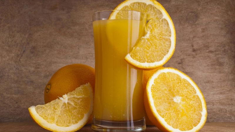Can I drink orange juice on an empty stomach: the benefits and harms of freshly squeezed citrus