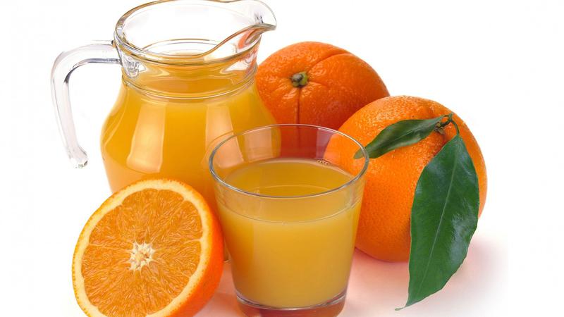 هل يمكنني شرب عصير البرتقال على معدة فارغة: فوائد ومضار الحمضيات الطازجة