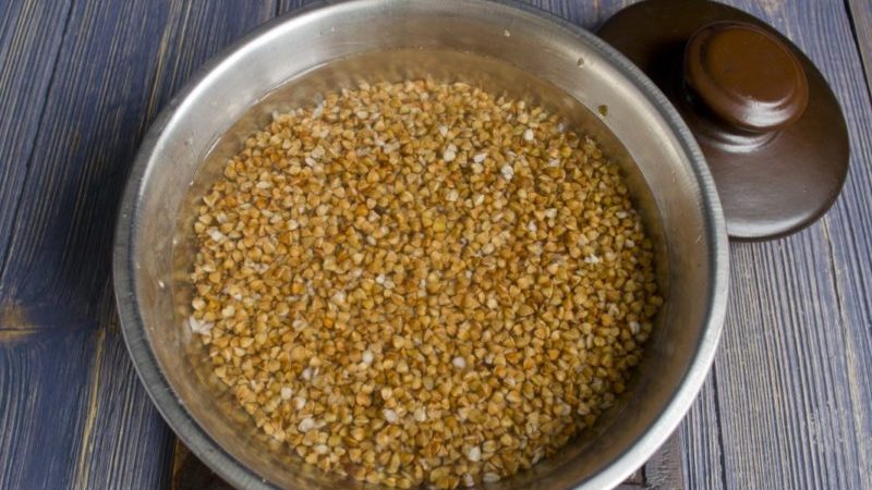 Como o trigo sarraceno afeta o sangue: ele engrossa ou se liquefaz e pode ser comido com colesterol alto