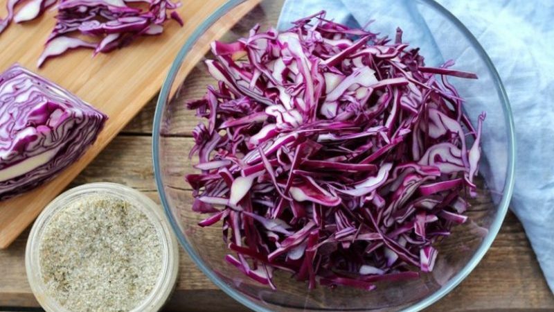 Simple but delicious recipes for marinated red cabbage