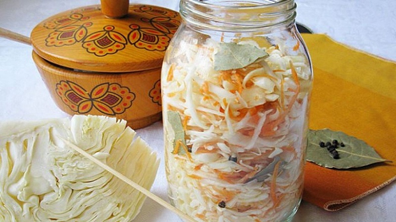 Le ricette più semplici e gustose per cavoli croccanti salati in salamoia per l'inverno
