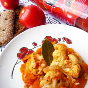 How to prepare cauliflower in tomato juice for the winter: recipes