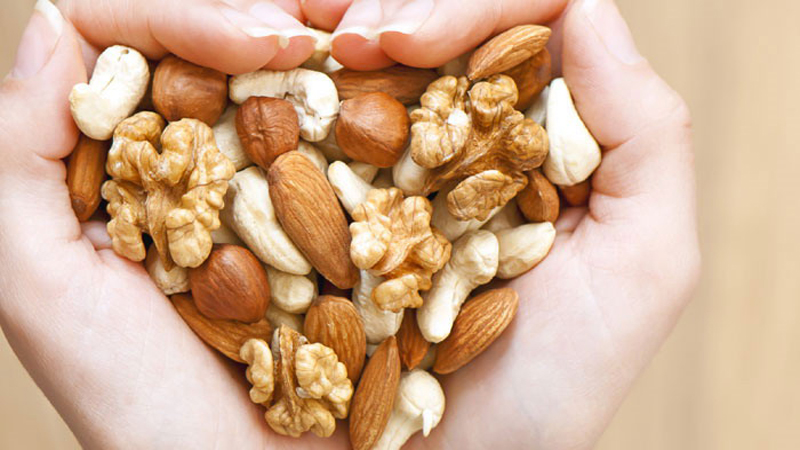Do nuts help you lose weight