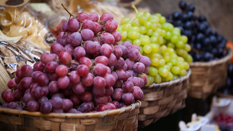 Z nadwagą walczymy bez głodu: czy można jeść winogrona, tracąc na wadze