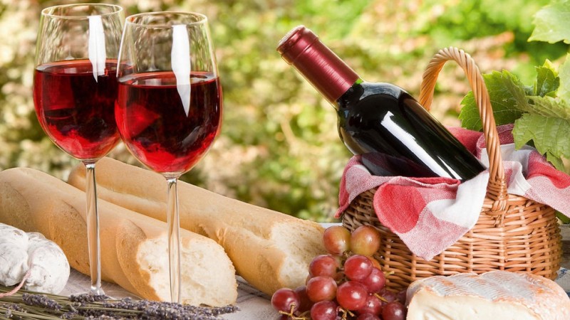 Pinotage hybrydowy z czerwonych winogron