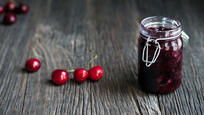 The best varieties of cherries for the Moscow Region and other regions of the Russian Federation