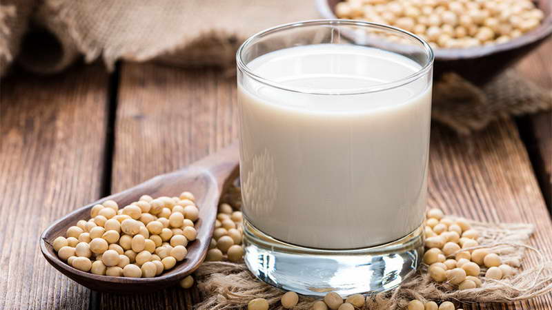 Je možné konzumovať sójové a sójové mlieko počas dojčenia?