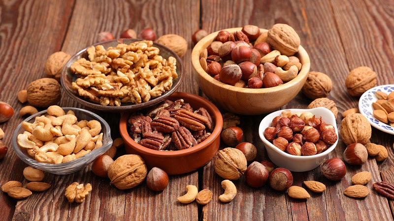 How many nuts per day can you lose weight
