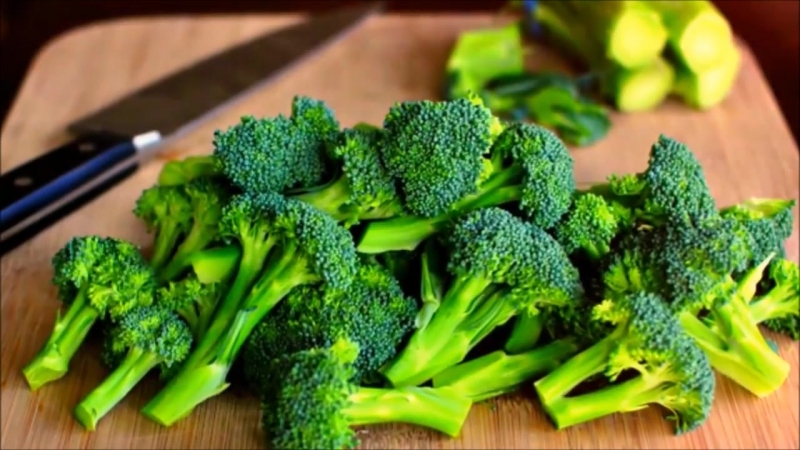Komposisyon, benepisyo at pinsala sa broccoli repolyo