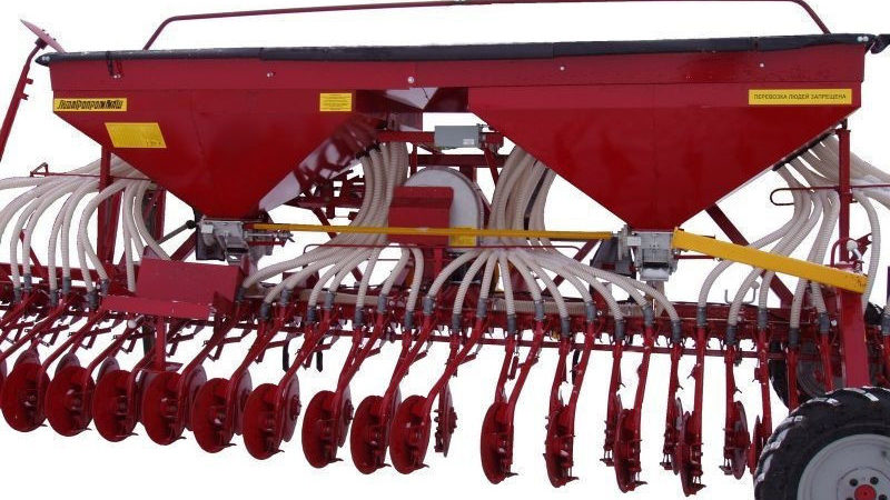 What is a corn seeder: how it works, a review of the best models and how to create it yourself