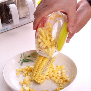 Kaip namuose išvalyti kukurūzus nuo grūdų: geriausi gyvenimo būdai, norint greitai perdirbti daržovę